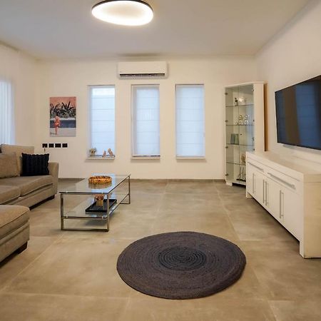 וילה רוני בריכה מחוממת Villa Roni Heated Pool Ελάτ Εξωτερικό φωτογραφία